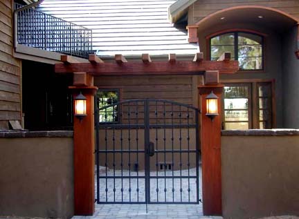 G14 Courtyard Gate
